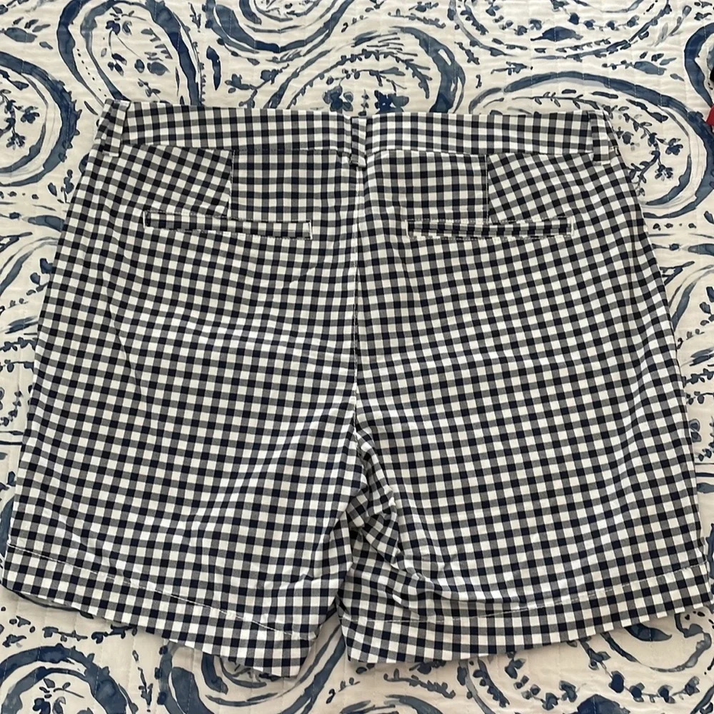 Old Navy Everyday Shorts - Picture 2 of 5